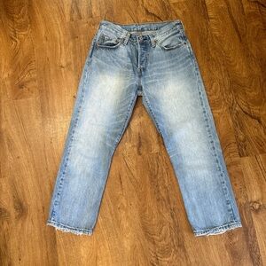 Classic Y2K Cropped 501 Levi’s. 27